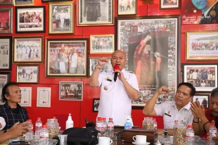 bupati_nikson_nababan_ajak_insan_pers_ikut_berperan_membangun_tapanuli_utara