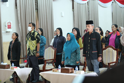bupati_pakpak_bharat_ajak_kaum_perempuan_berpartisipasi_dalam_pembangunan