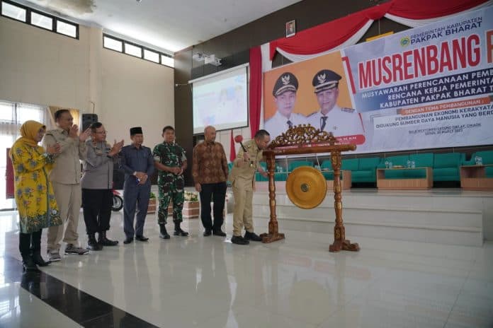 bupati_pakpak_bharat_buka_musrenbang_tingkat_kabupaten_ta_2024