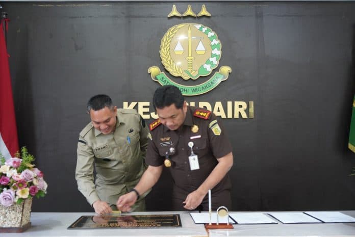 bupati_pakpak_bharat_resmikan_gedung_hibah_kejaksaan_negeri_dairi