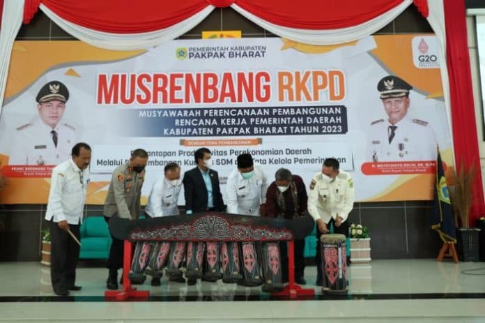 bupati_pakpak_bharat_soroti_masalah_stunting_masih_tinggi