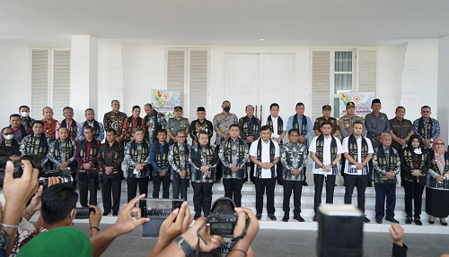 bupati_pakpak_bharat_teken_mou_peningkatan_pendapatan_daerah_se_sumut