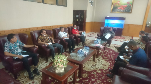 bupati_paluta_bakal_tampung_iuran_jamsostek_di_apbd_2022