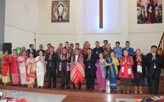 bupati_poltak_sitorus_hadiri_peresmian_gereja_ressort_hkbp_sitoluama