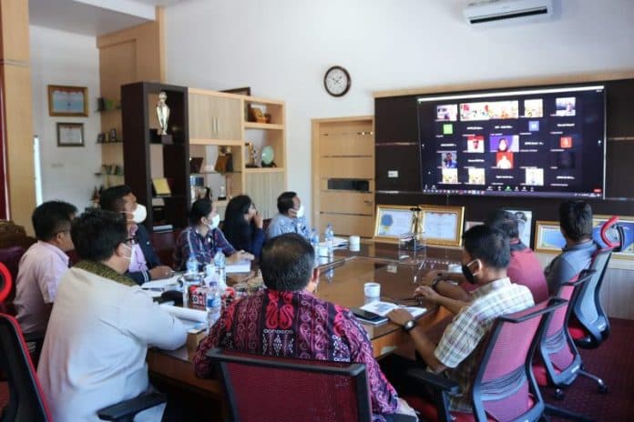 bupati_samosir_ikuti_pembahasan_via_zoom_dengan_dirjen_cipta_karya_terkait_penataan_kawasan_tomok