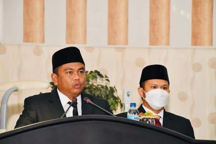 bupati_sergai_kucurkan_beasiswa_bagi_270_mahasiswa