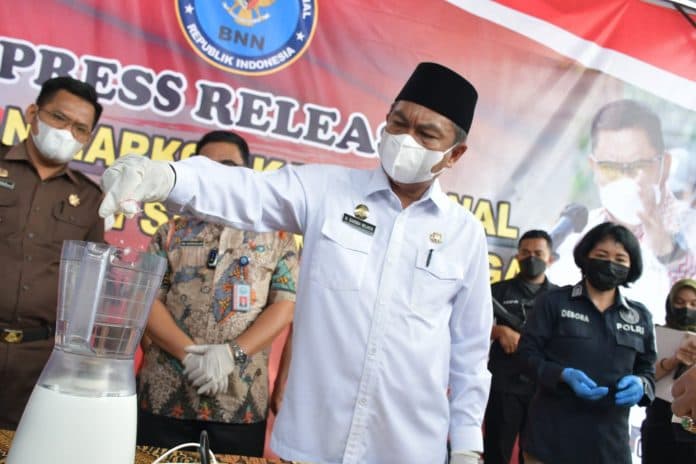 bupati_sergai_minta_warga_tidak_takut_laporkan_pengedar_narkoba