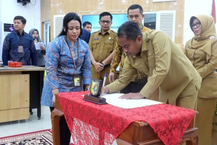 bupati_sergai_pimpin_sidang_gtra_untuk_redistribusi_500_bidang_tanah
