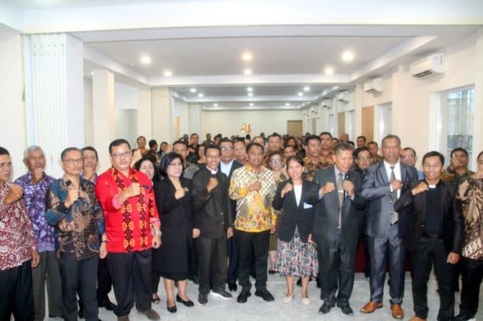 bupati_sergai_ramah_tamah_dengan_para_pendeta