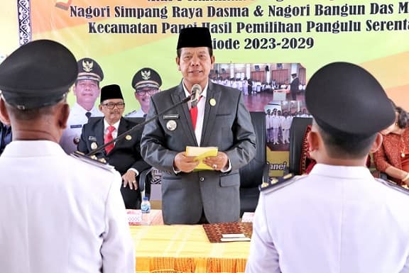 bupati_simalungun_lantik_2_pangulu_di_kecamatan_panei