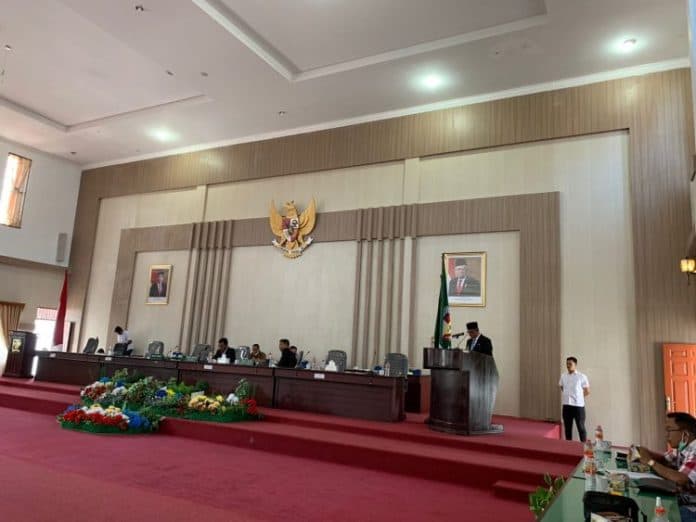bupati_simalungun_sampaikan_jawaban_atas_pandangan_fraksi_terkait_lkpj_2021