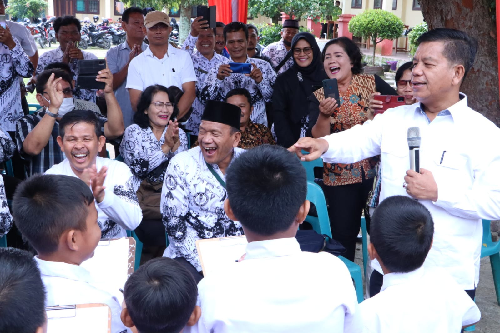 bupati_simalungun_tutup_pelatihan_berhitung_metode_gasing