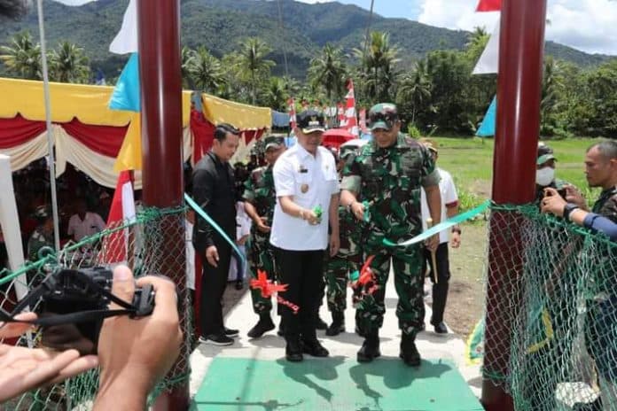 bupati_tapanuli_resmikan_jembatan_ir_soekarno_sigurunggurung_pahae_jae