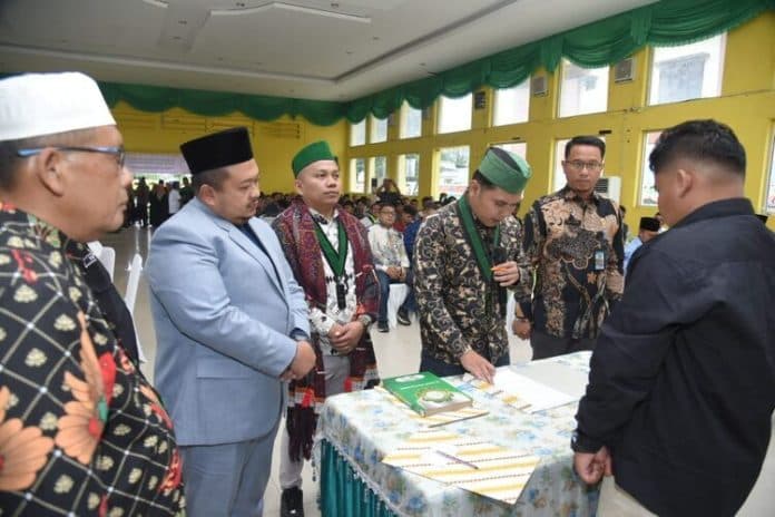 bupati_tapsel_desak_hmi_revitalisasi_rumah_lafran_pane