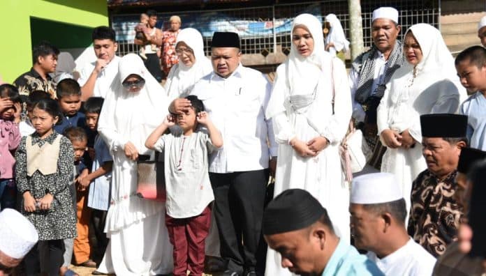 bupati_tapsel_rayakan_iduladha_bersama_warga_angkola