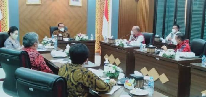 bupati_taput_bahas_untara_bersama_watimpres_di_jakarta