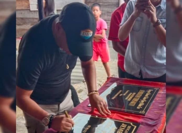 bupati_taput_groundbreaking_pembangunan_jalan_hotmix_dan_tandatangani_prasasti_2_jembatan