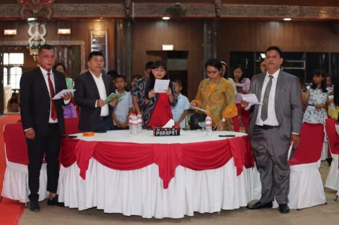 bupati_taput_hadiri_natal_persatuan_wartawan_indonesia_bonapasogit