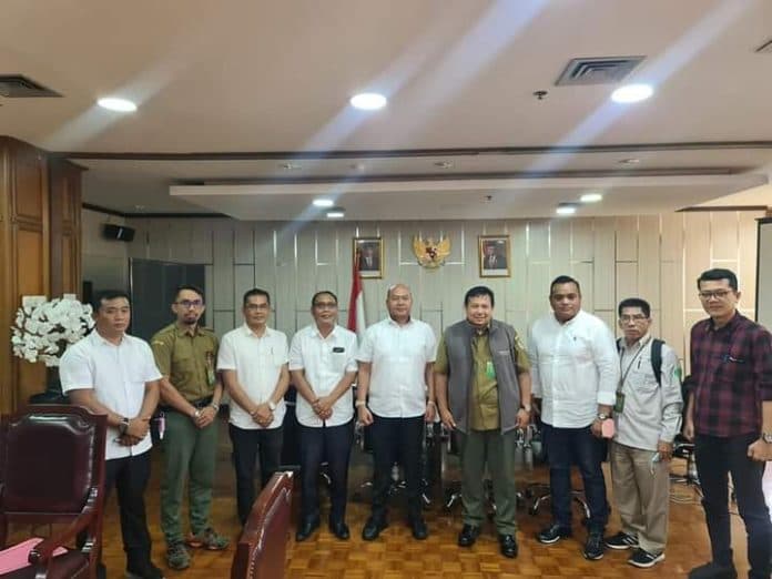 bupati_taput_koordinasi_ke_kementerian_lhk_terkait_usulan_masyarakat_hukum_adat