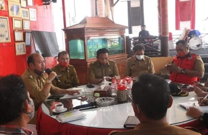 bupati_taput_perjuangkan_pelepasan_lahan_pertanian