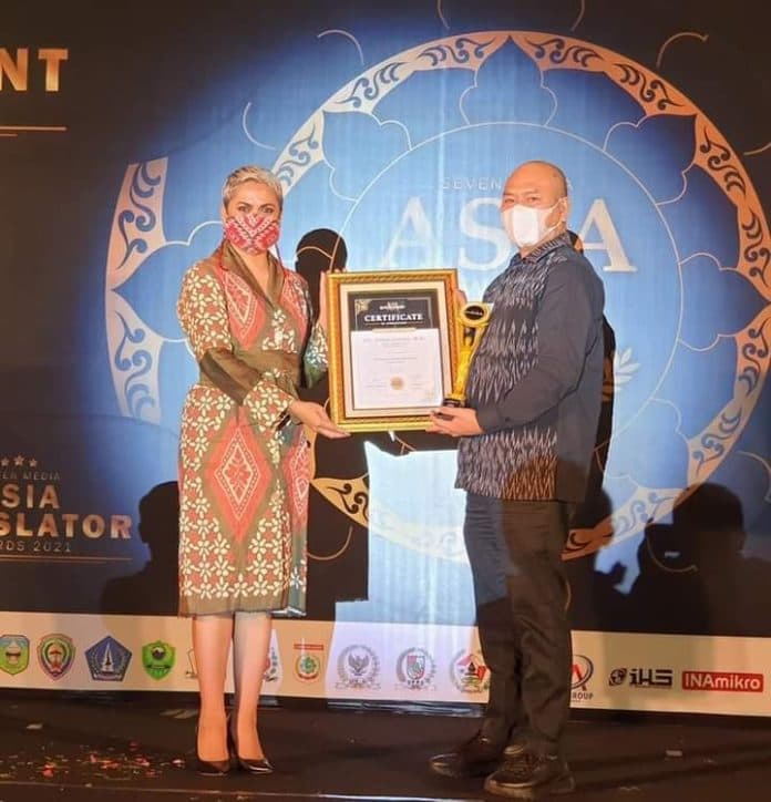 bupati_taput_raih_the_best_regent_asia_government_award_2021