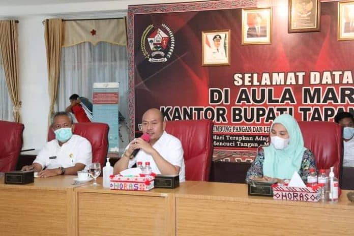 bupati_taput_sosialisasi_verifikasi_calon_penerima_bantuan_program_bedah_rumah