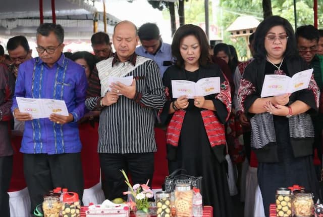 bupati_taput_syukuran_tahun_baru_nikson_nababan_saya_tak_butuh_abs