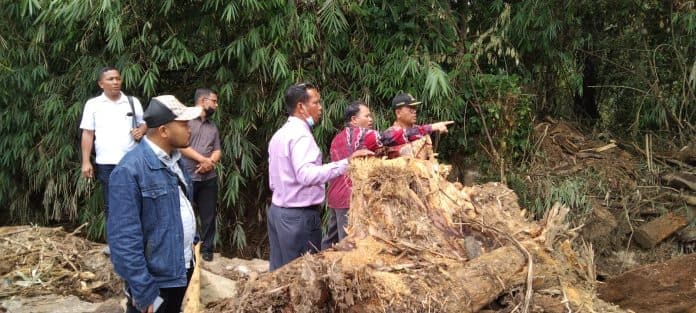 bupati_toba_pimpin_tanggap_banjir_di_lumbanjulu_50_hektar_sawah_rusak