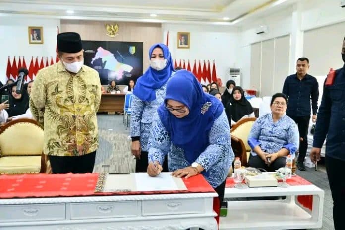 bupati_zahir_minta_penyuluh_kb_bersinergi_ikut_turunkan_angka_stunting_jadi_14_persen