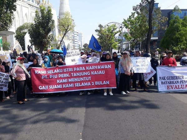 buruh_pt_psu_demo_di_kantor_gubernur_sumut_ini_tuntutannya