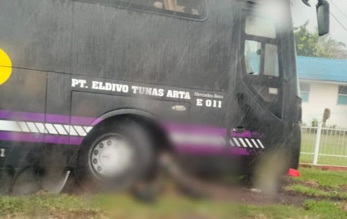 bus_eldivo_lindas_personel_tni_di_depan_kantor_imigrasi_kelas_ii_pematang_siantar