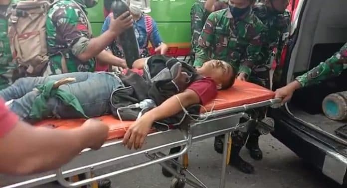 bus_pariwisata_kontra_truk_fuso_di_depan_korem_022_pantai_timur_ini_kronologi_versi_polisi