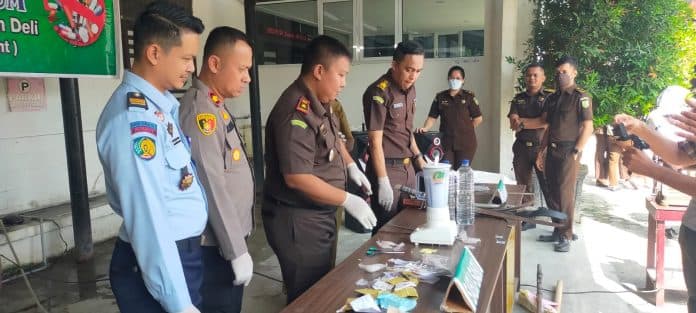 cabjari_deli_serdang_musnahkan_ratusan_gram_barbut_narkotika_di_labuhan_deli
