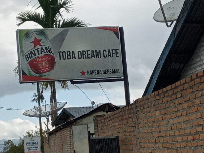 cafe_malam_di_desa_siborongborong_1_didesak_warga_segera_ditutup