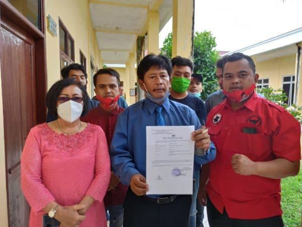 calon_wakil_bupati_rospita_sitorus_laporkan_berlian_sinaga_ke_polres_simalungun