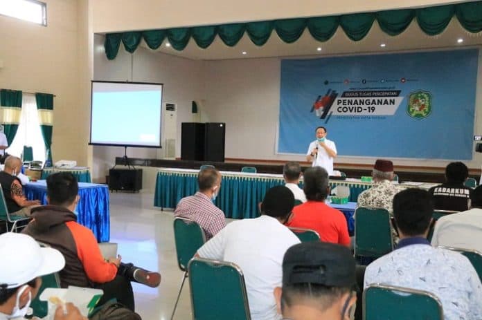 camat_medan_area_ikuti_protokol_kesehatan_jika_beraktivitas