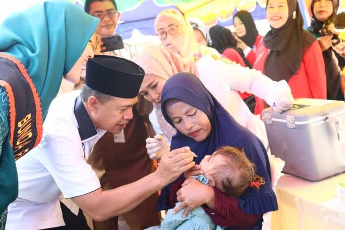 canangkan_sub_pin_polio_putaran_2_bupati_batu_bara_minta_ibu_ibu_bawa_balitanya