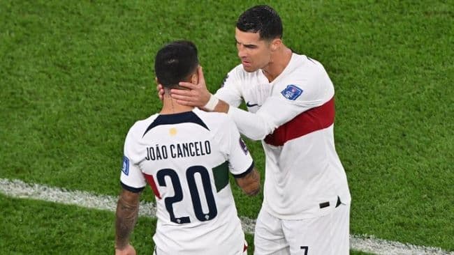 cancelo_tegaskan_portugal_tak_bergantung_pada_ronaldo