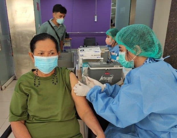 capaian_vaksinasi_penguat_bagi_lansia_di_sumut_sudah_4275_persen