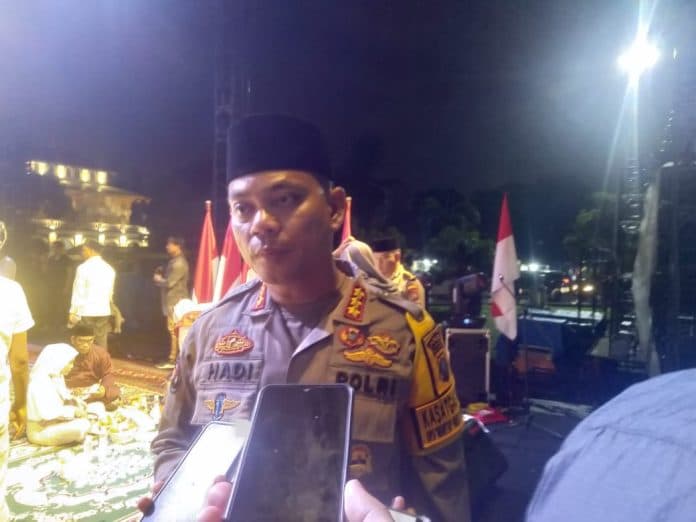 cari_korban_banjir_di_humbahas_polda_sumut_kerahkan_personel_satu_kompi