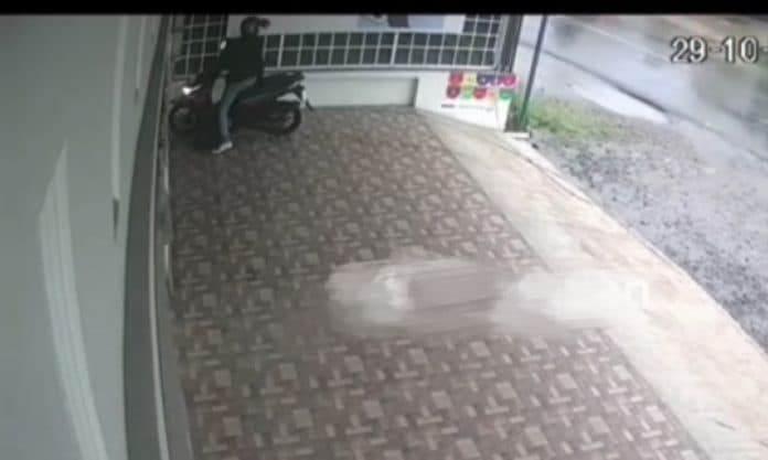 cctv_yang_rekam_pria_buang_bayi_di_jamin_ginting_medan_buram