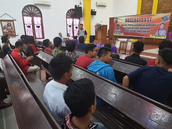 cegah_bahaya_narkoba_polres_siantar_sosialisasi_ke_jemaat_gereja