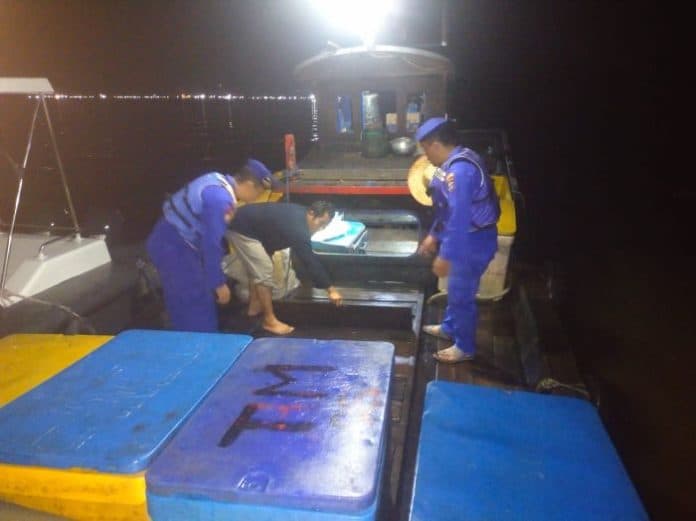 cegah_barang_terlarang_masuk_satpolairud_polres_tanjung_balai_patroli_laut