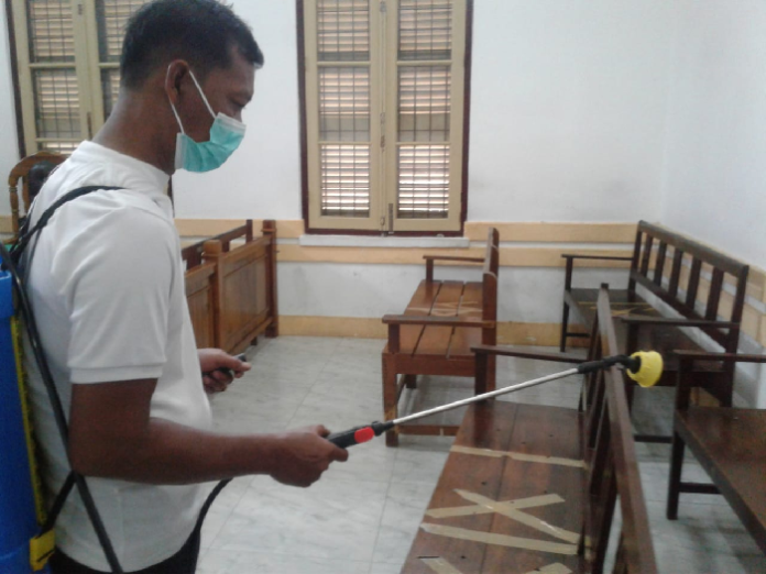 cegah_covid_19_pn_medan_lakukan_penyemprotan