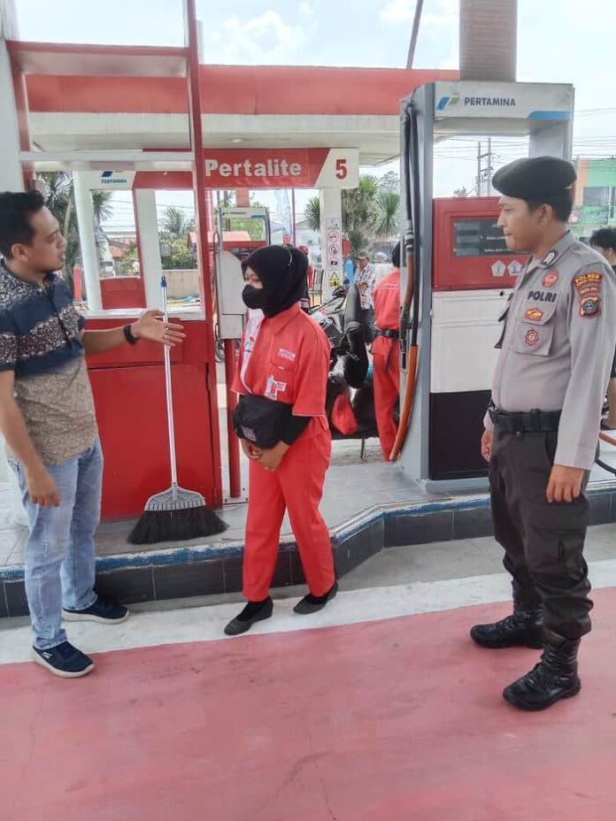 cegah_kecurangan_penjualan_bbm_satreskrim_polres_sergai_periksa_spbu