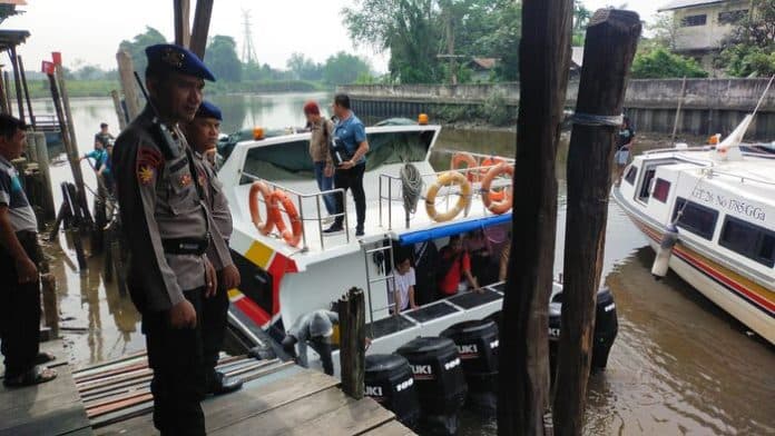 cegah_kejahatan_polairud_polres_tanjung_balai_patroli_di_pelabuhan_tangkahan_atap