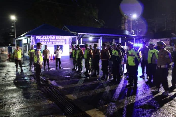 cegah_kriminalitas_malam_hari_polres_simalungun_bersama_tni_patroli_skala_besar
