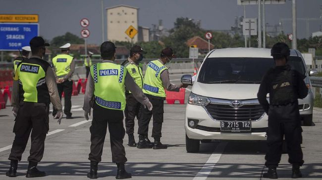 cegah_mudik_polda_metro_jaya_paksa_25691_mobil_putar_balik