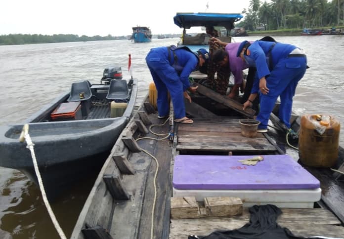 cegah_pekerja_migran_ilegal_satpolairud_kejar_kapal_nelayan_di_perairan_asahan