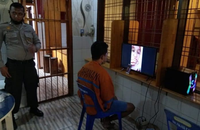 cegah_penyebaran_covid_19_polres_siantar_terapkan_besuk_online